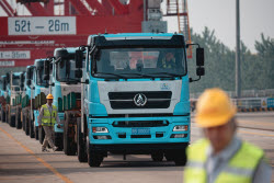 Yangluo port in Wuhan: gateway to the sea