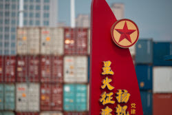 Yangluo port in Wuhan: gateway to the sea