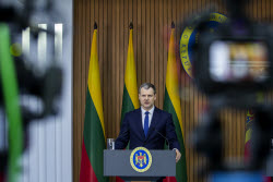 Lithuanian prime minister Gintautas Paluckas visits Moldova
