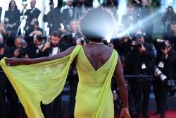 78eme Festival International Du Film De Cannes. MontÃƒÂ©E Des Marches Du Film The Masterlmind. VOISIN