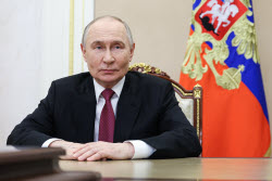 Russian President Putin congratulates Komsomolskaya Pravda newspaper on 100th birthday