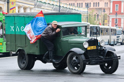 Парад и выставка ретро-транспорта в Санкт-Петербурге