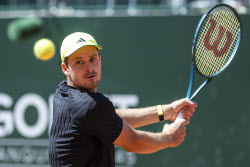 Теннисный турнир Geneva Open, финал: Хуберт Хуркач (Польша) - Новак Джокович (Сербия) - 7:5, 6:7 (2:7), 6:7 (2:7)