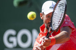 Теннисный турнир Geneva Open, финал: Хуберт Хуркач (Польша) - Новак Джокович (Сербия) - 7:5, 6:7 (2:7), 6:7 (2:7)