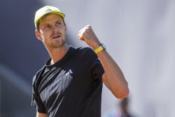 Теннисный турнир Geneva Open, финал: Хуберт Хуркач (Польша) - Новак Джокович (Сербия) - 7:5, 6:7 (2:7), 6:7 (2:7)