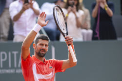 Теннисный турнир Geneva Open, финал: Хуберт Хуркач (Польша) - Новак Джокович (Сербия) - 7:5, 6:7 (2:7), 6:7 (2:7)