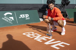 Теннисный турнир Geneva Open, финал: Хуберт Хуркач (Польша) - Новак Джокович (Сербия) - 7:5, 6:7 (2:7), 6:7 (2:7)