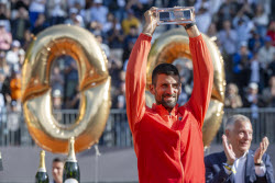 Теннисный турнир Geneva Open, финал: Хуберт Хуркач (Польша) - Новак Джокович (Сербия) - 7:5, 6:7 (2:7), 6:7 (2:7)