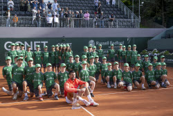 Теннисный турнир Geneva Open, финал: Хуберт Хуркач (Польша) - Новак Джокович (Сербия) - 7:5, 6:7 (2:7), 6:7 (2:7)