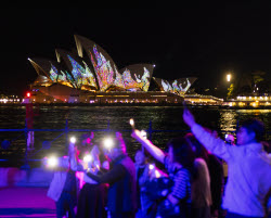 Ежегодный фестиваль музыки и света Vivid Sydney 2025 в Сиднее