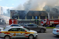 Fire hits shopping centre outside Moscow