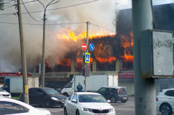 Fire hits shopping centre outside Moscow