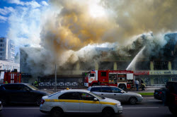 Fire hits shopping centre outside Moscow