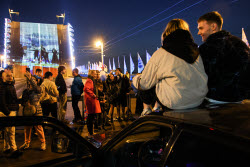 Singing Bridges light and music show in St Petersburg