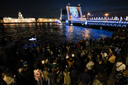 Singing Bridges light and music show in St Petersburg