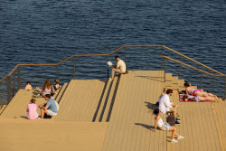 Moscow experiences very warm temperatures