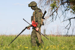 Russian sappers training in Lugansk People's Republic