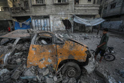 Aftermath of Israeli airstrike on school in Gaza city