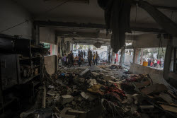 Aftermath of Israeli airstrike on school in Gaza city