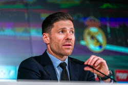 XABI ALONSO REAL MADRID PRESENT