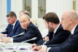 President Putin meets with Russian business leaders