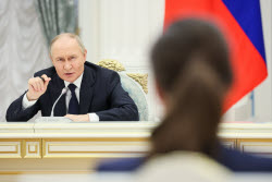 Встреча президента РФ Путина с представителями деловых кругов
