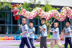 Chinese Children Welcome Dragon Boat Festival