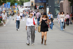 Moscow experiences very warm temperatures