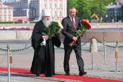 Flowers laid at Peter the Great monument in St Petersburg