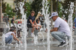 Moscow experiences very warm temperatures