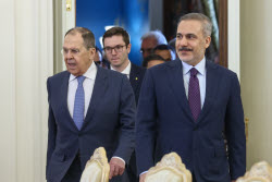 Russian and Turkish foreign ministers hold talks in Moscow