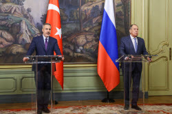 Russian and Turkish foreign ministers hold talks in Moscow