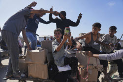 Доставка гуманитарной помощи в сектор Газа организацией Gaza Humanitarian Foundation