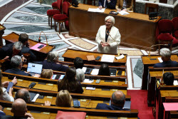 Парламент Франции принял закон об эвтаназии