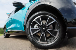 Atom electric vehicle test drive in Moscow