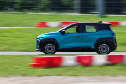 Atom electric vehicle test drive in Moscow