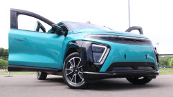 VIDEO. Atom electric vehicle test drive in Moscow