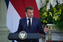 Визит президента Франции Эмманюэля Макрона в Индонезию