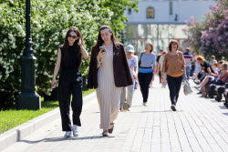 Moscow experiences very warm temperatures