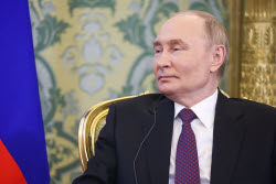 Russia's President Putin meets with Chairman of Yemen’s Presidential Leadership Council Rashad Muhammad al-Alimi