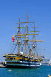 Итальянский корабль Amerigo Vespucci приближается к последнему этапу кругосветного путешествия