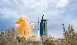 Китайская ракета-носитель Чанчжэн-4Б успешно вывела на орбиту новый спутник "Шицзянь-26"