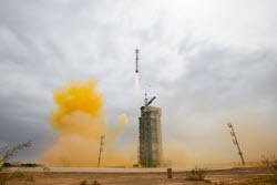Китайская ракета-носитель Чанчжэн-4Б успешно вывела на орбиту новый спутник "Шицзянь-26"