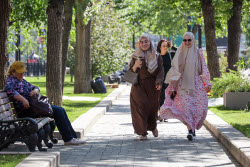 Moscow experiences very warm temperatures