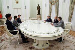 Встреча президента РФ Путина и вдовы бывшего премьер-министра Японии Абэ