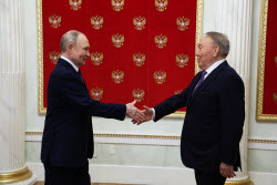 Встреча президента РФ Путина и первого президента Казахстана Назарбаева