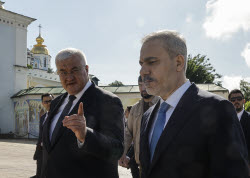 Turkish Foreign Minister Hakan Fidan visits Ukraine