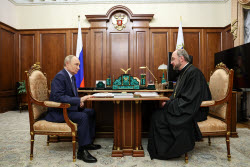 President of Russia meets with Board Chairman of Circle of Kindness Foundation