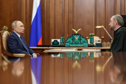 President of Russia meets with Board Chairman of Circle of Kindness Foundation