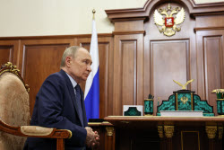 President of Russia meets with Board Chairman of Circle of Kindness Foundation